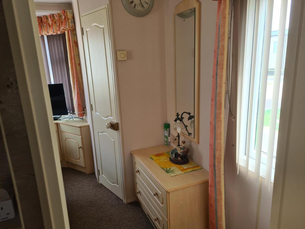 Отель 6 Berth On Seaview Инголдмелс Экстерьер фото