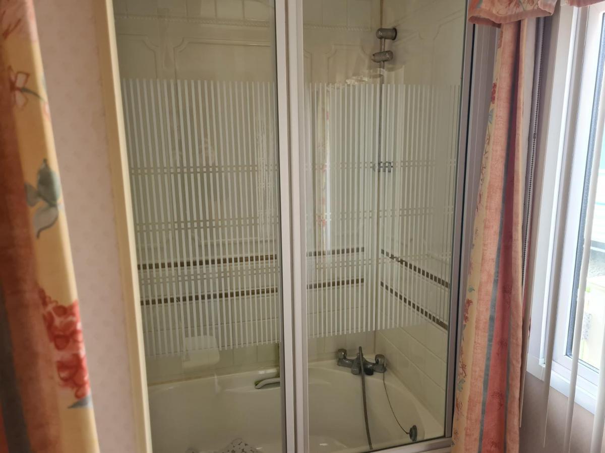 Отель 6 Berth On Seaview Инголдмелс Экстерьер фото