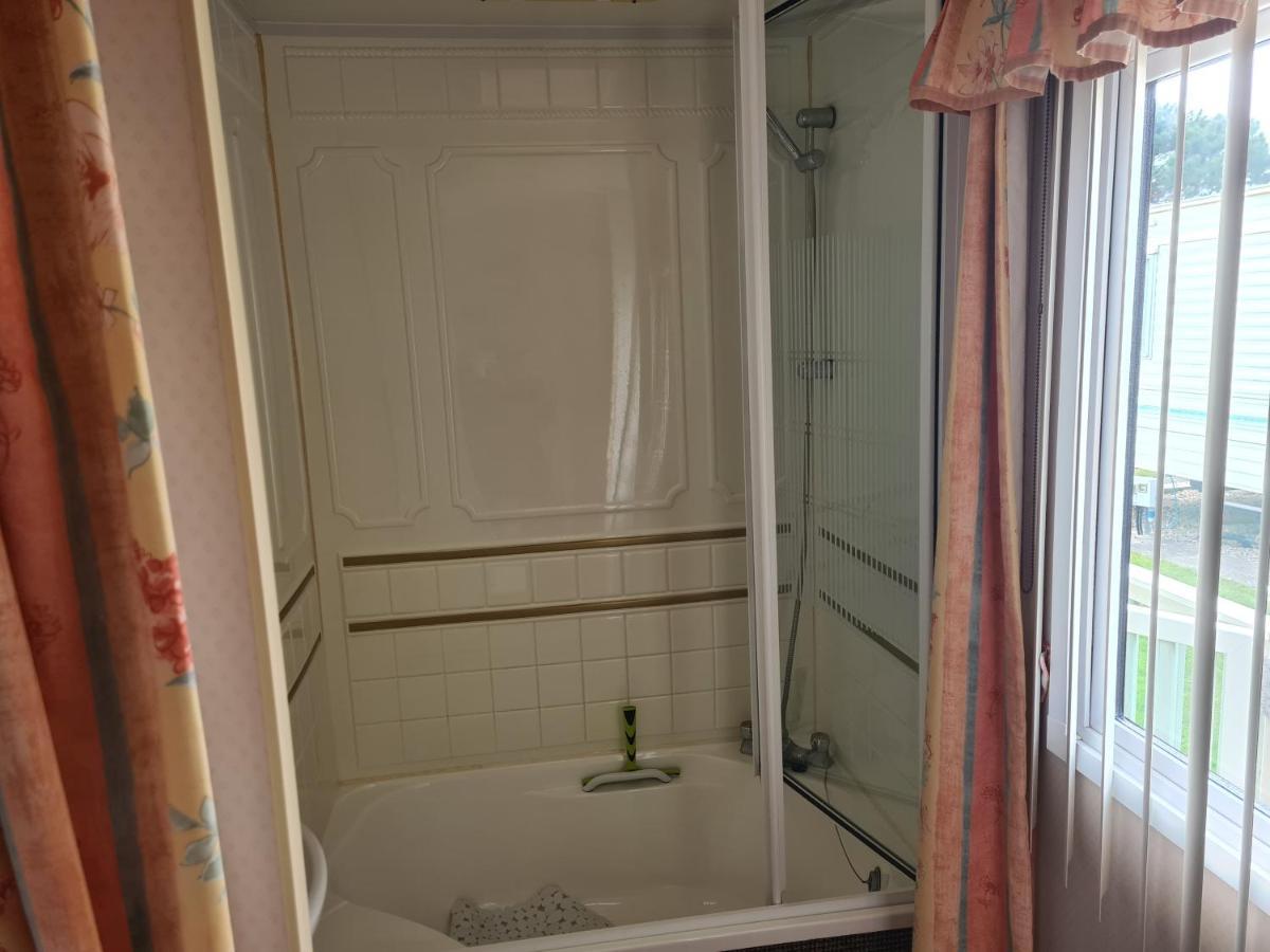 Отель 6 Berth On Seaview Инголдмелс Экстерьер фото