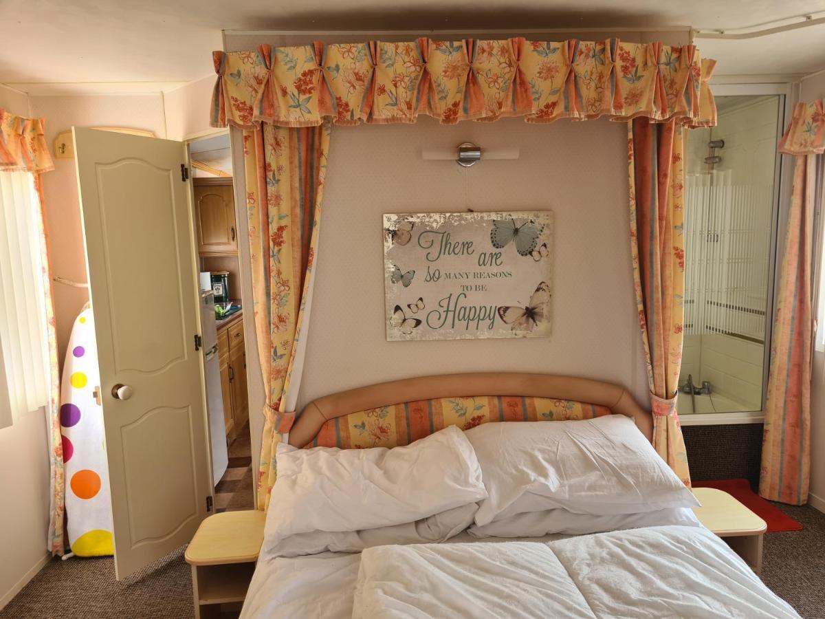 Отель 6 Berth On Seaview Инголдмелс Экстерьер фото